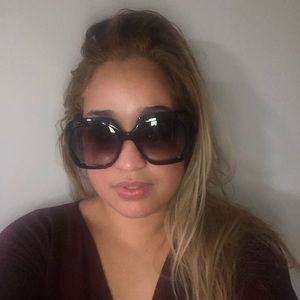 Meet your Posher, Vianka